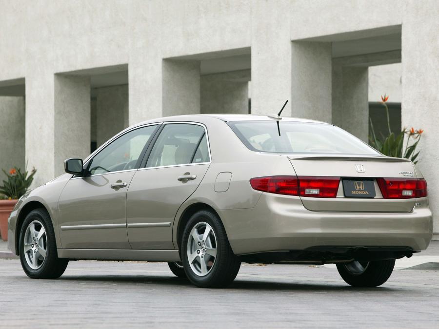  Honda Accord Hybrid 2005 года  (US) (фото 19 из 30)